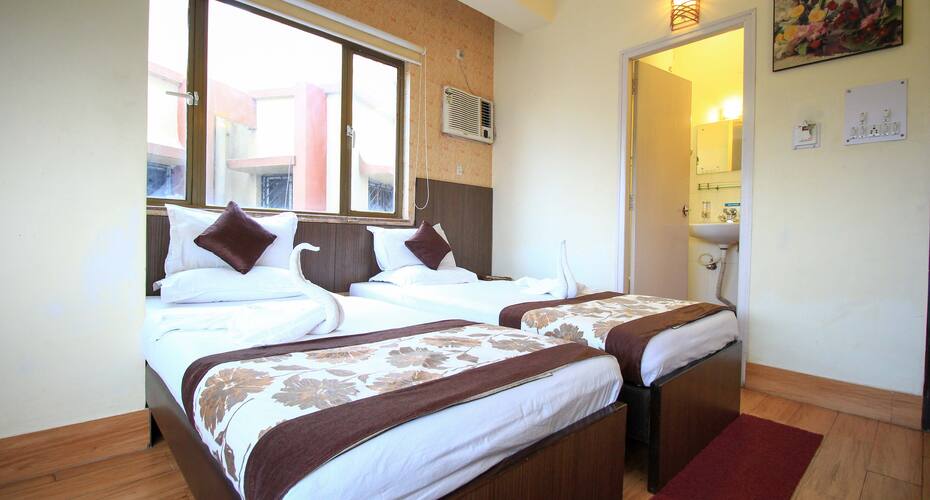Down Town Guest House, Kolkata 3